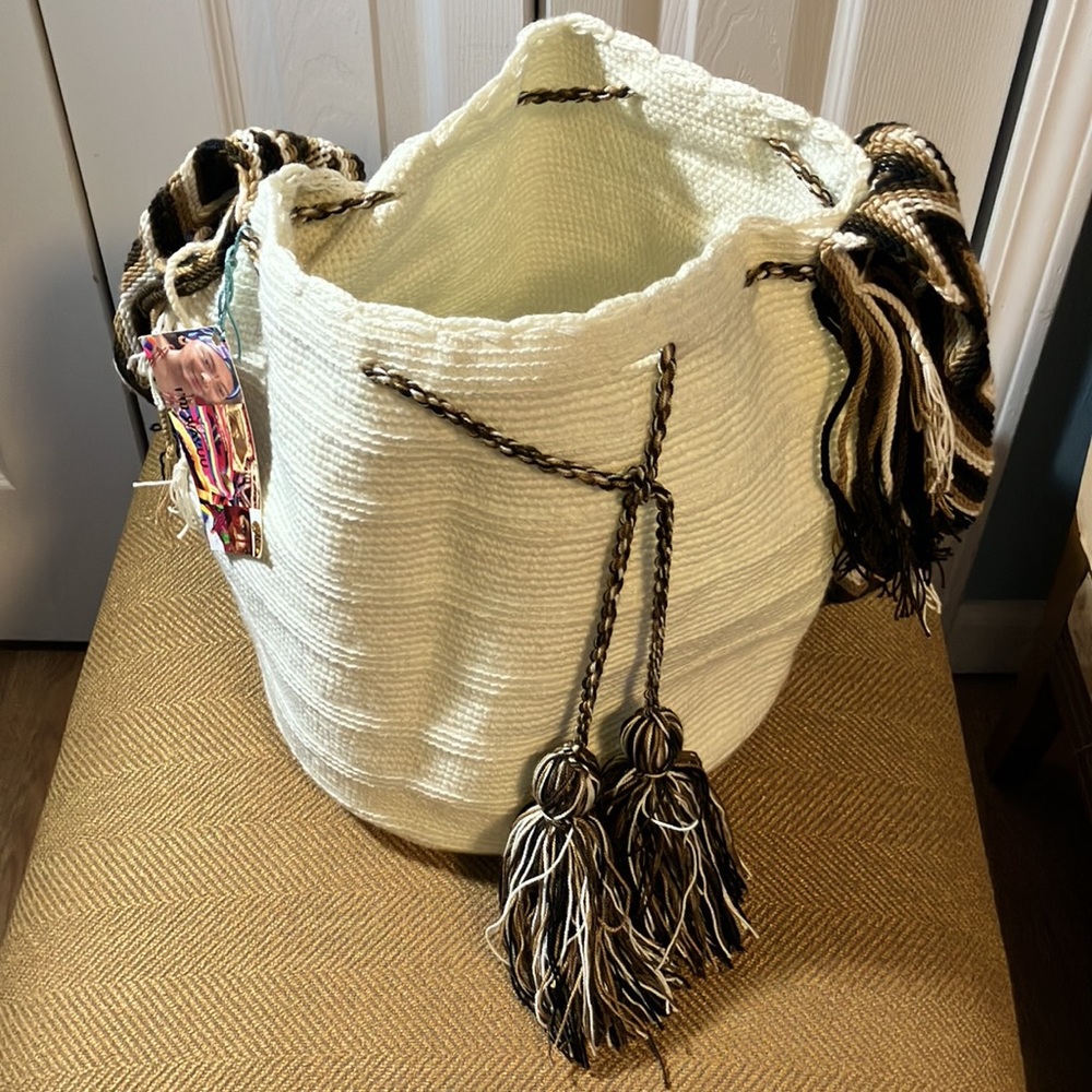 Wayuu Beige Hobo Bag 100% cotton Made in Colombia "Hand Made"